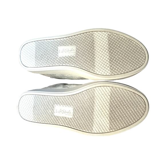 NWT LifeStride Women’s 8.5W Silver Happy Hour Sneakers Comfort Machine Washable - Picture 7 of 7
